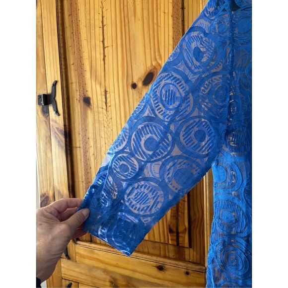 ***** 5 for $25 C.L.O.T.H.E.S Sheer Circle Print Top - Picture 2 of 5